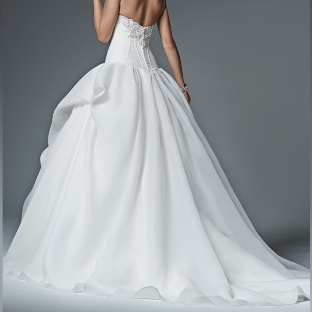 Sottero & Midgley DISCONTINUED Renita wedding dress in IVORY, and Veil. - Picture 2 of 15